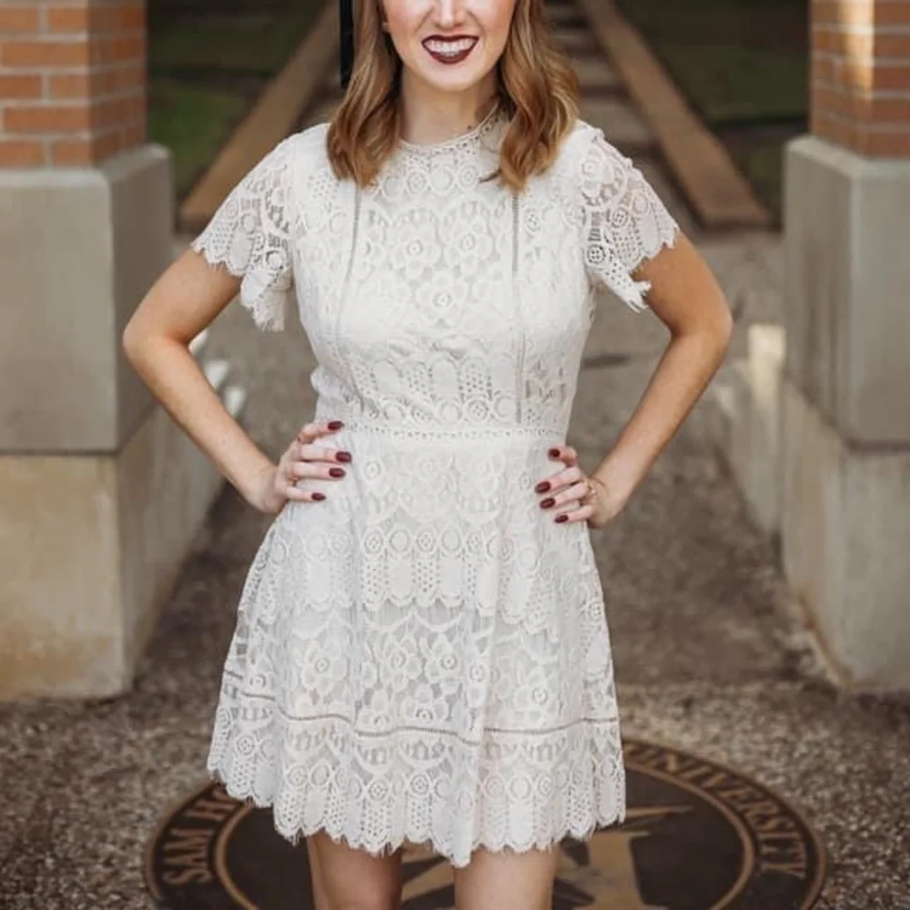 Cream lace dress - Picture 2 of 2